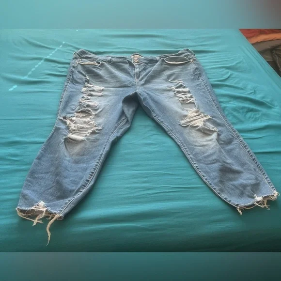 Torrid 28R Super Soft Jegging Medium Wash - Picture 2 of 11